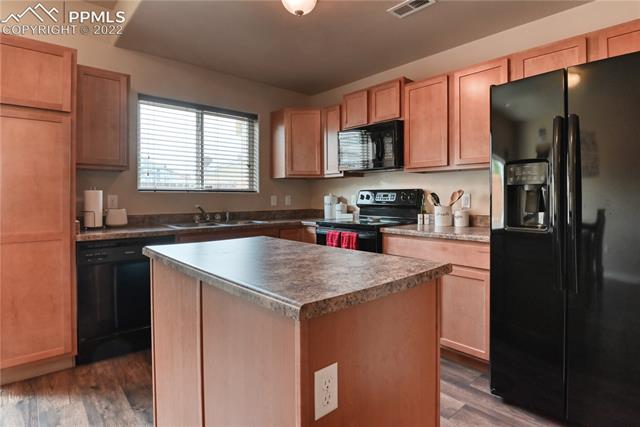 632 Hailey Glenn View Colorado Springs, CO 80916 - Photo 11 of 35 Gallery Image 11