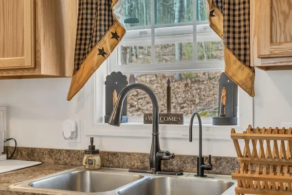 $370,000 | 16 Death Valley Road, Minot, ME 04258