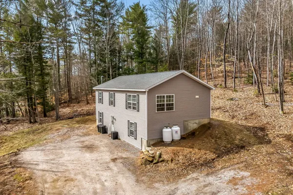 $370,000 | 16 Death Valley Road, Minot, ME 04258