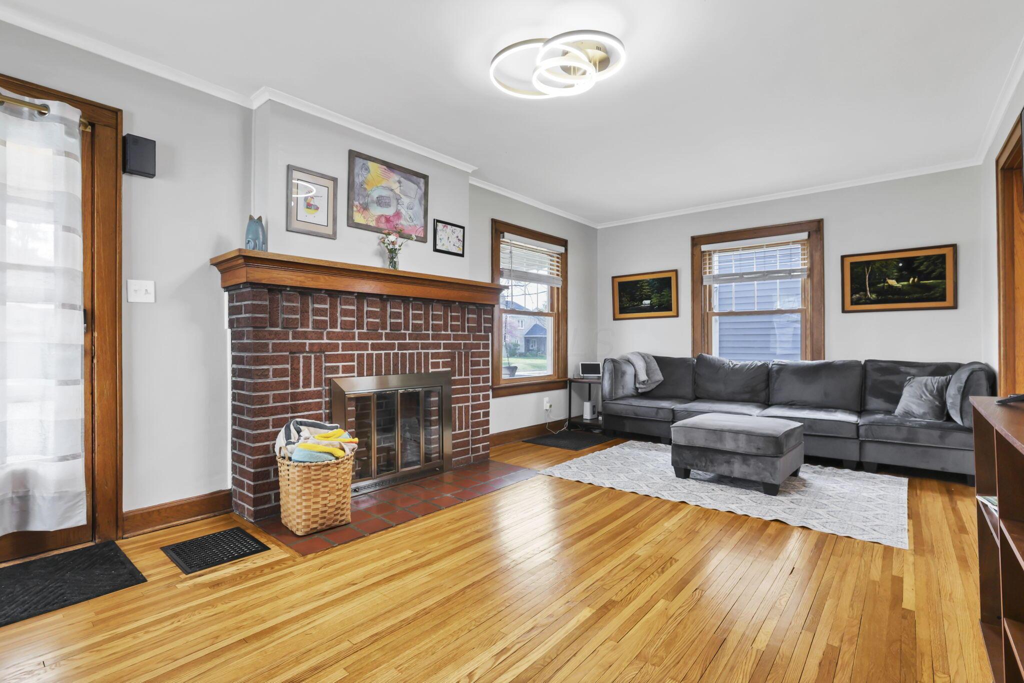 845 South Cassingham Road Columbus, OH 43209 - Photo 6 of 26 Living Room