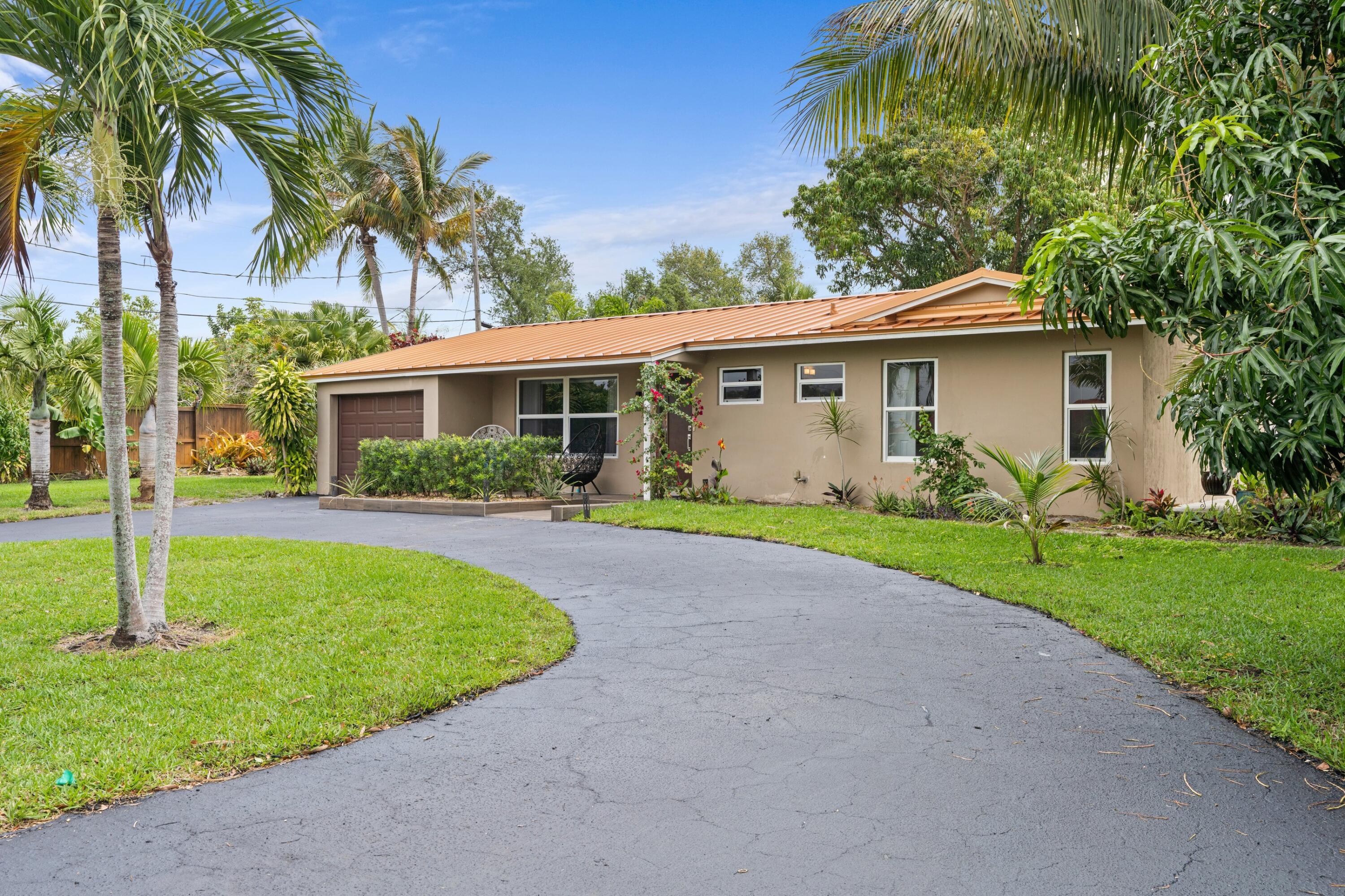 900 Northwest 5th Avenue Boca Raton, FL 33432 - Photo 1 of 26 Front Exterior