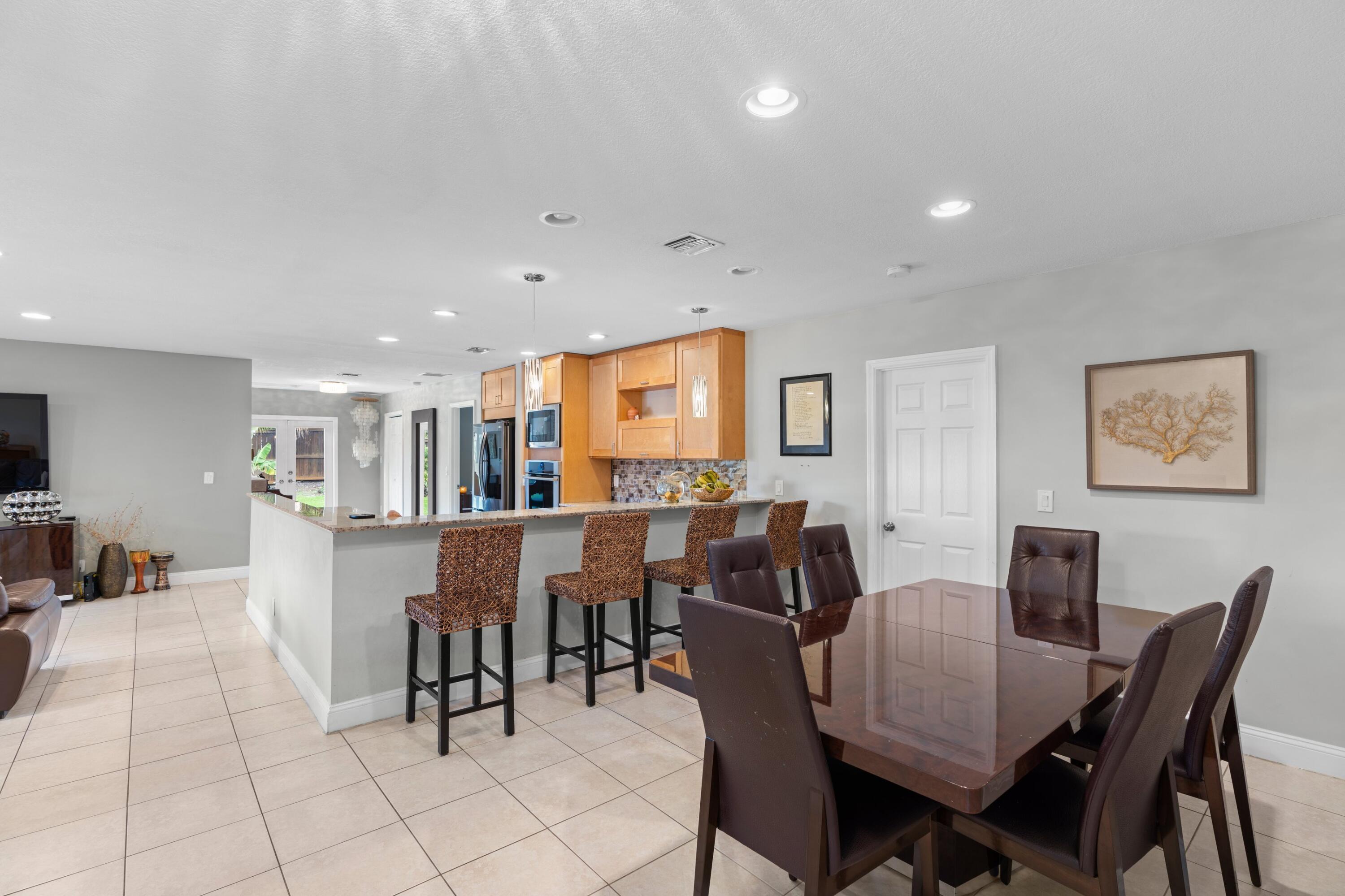 900 Northwest 5th Avenue Boca Raton, FL 33432 - Photo 3 of 26 Dining Room