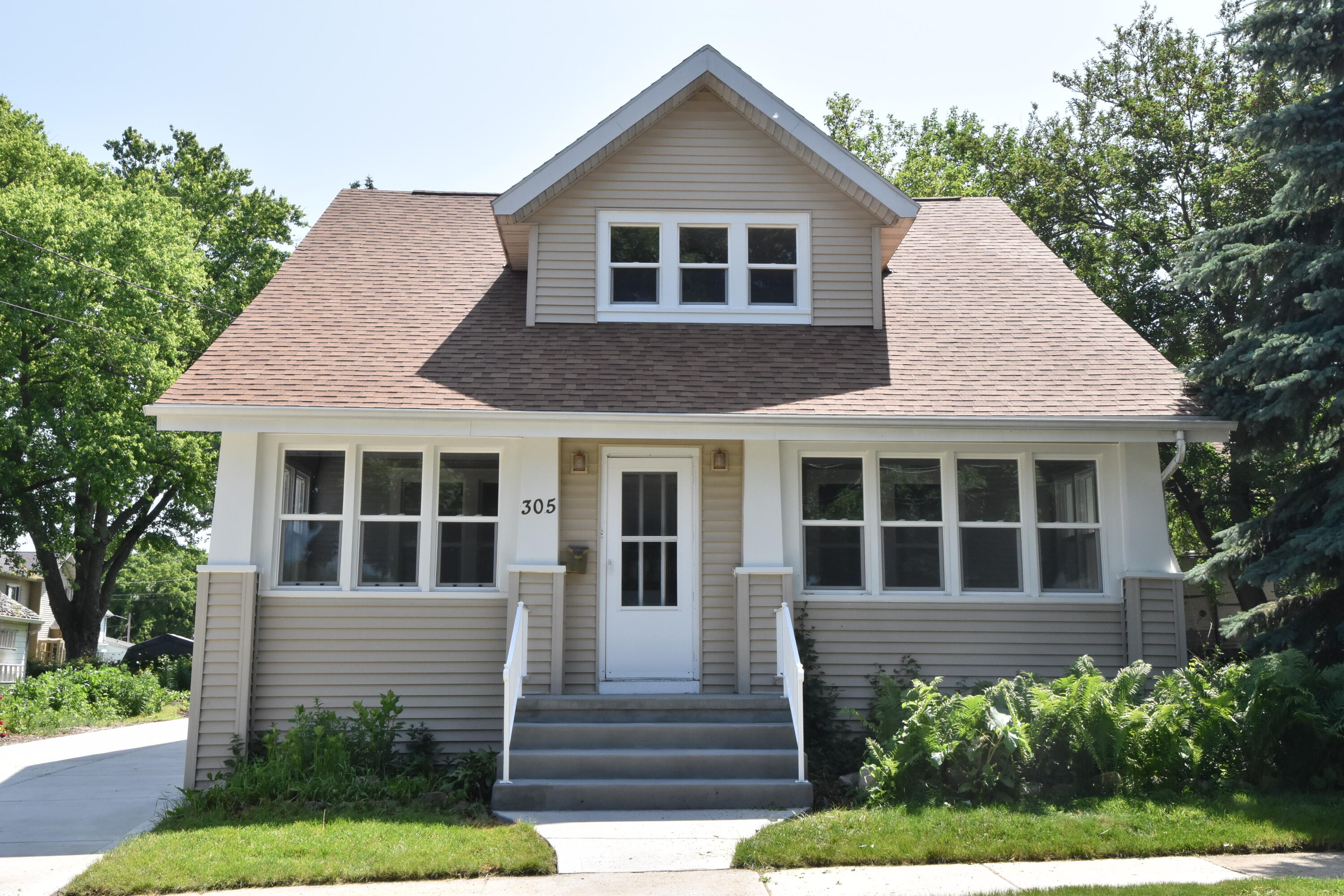 305 North Warren St  