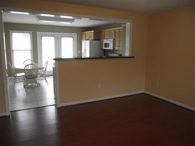 2221 Manning Road Northeast Roanoke, VA 24012 - Photo 3 of 13 Living Room