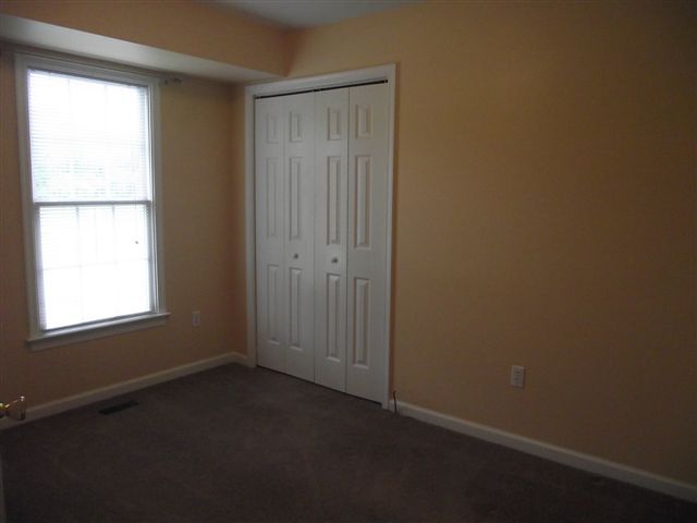 2221 Manning Road Northeast Roanoke, VA 24012 - Photo 6 of 13 bedroom 1