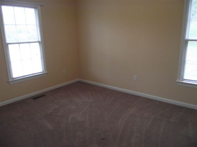 2221 Manning Road Northeast Roanoke, VA 24012 - Photo 7 of 13 bedroom 2