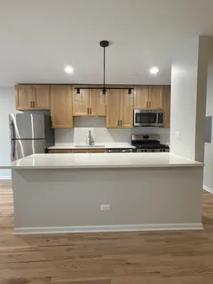 $2,500 | 2411 North Kennicott Drive, Unit 2B, Arlington Heights, IL 60004