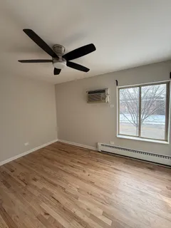 $2,500 | 2411 North Kennicott Drive, Unit 2B, Arlington Heights, IL 60004