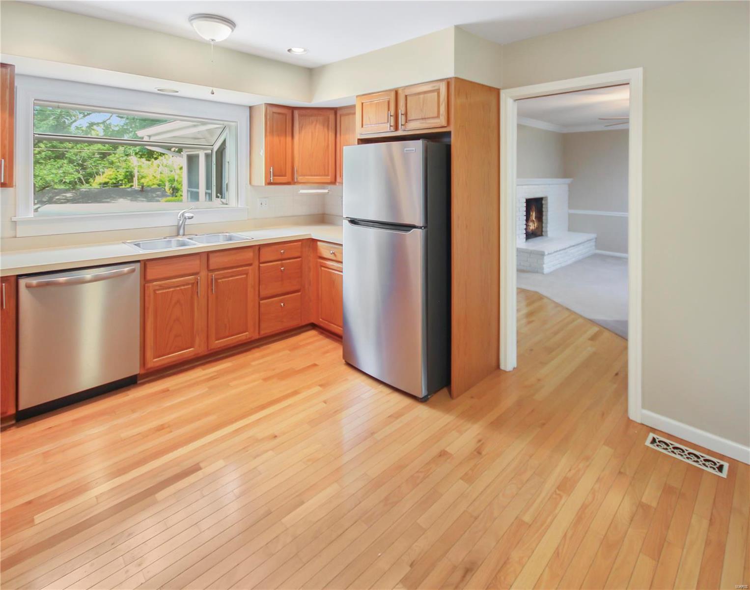 509 Randy Drive St. Louis, MO 63141 - Photo 8 of 24 Gallery Image 8