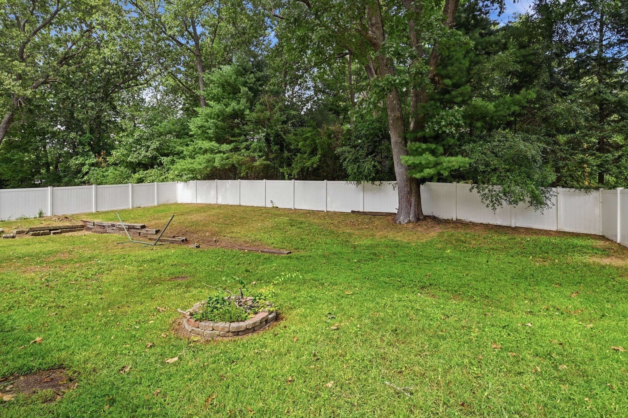 42 North Brook Road Springfield, MA 01119 - Photo 35 of 35 Gallery Image 35