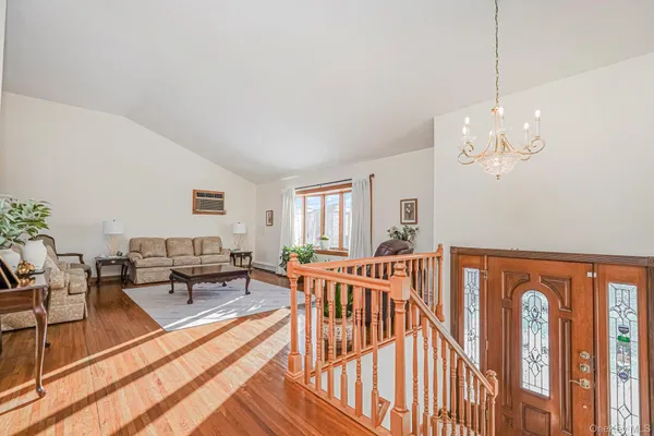 $3,900 | 317 Darlington Avenue, Unit 2 | Huguenot