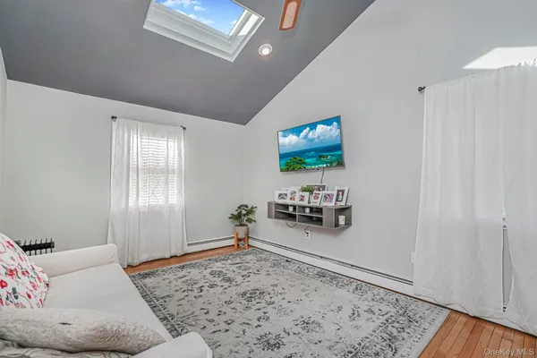 $3,900 | 317 Darlington Avenue, Unit 2 | Huguenot