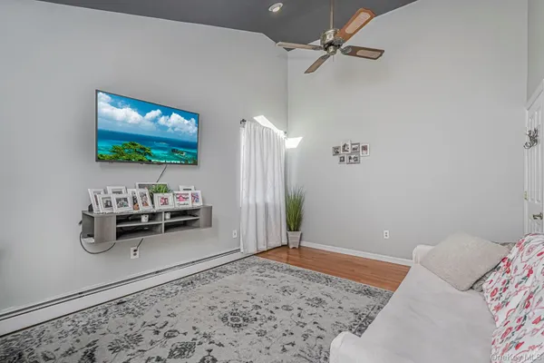 $3,900 | 317 Darlington Avenue, Unit 2 | Huguenot