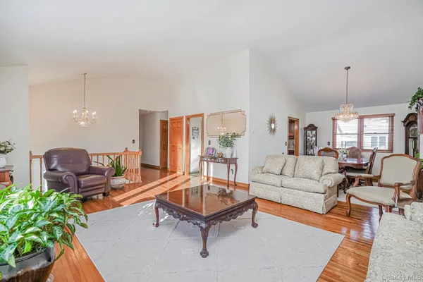 $3,900 | 317 Darlington Avenue, Unit 2 | Huguenot