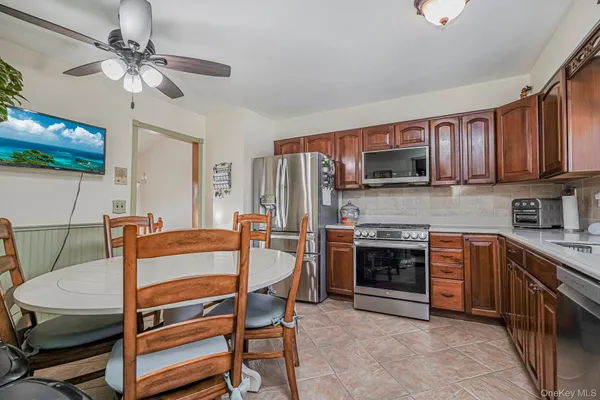 $3,900 | 317 Darlington Avenue, Unit 2 | Huguenot