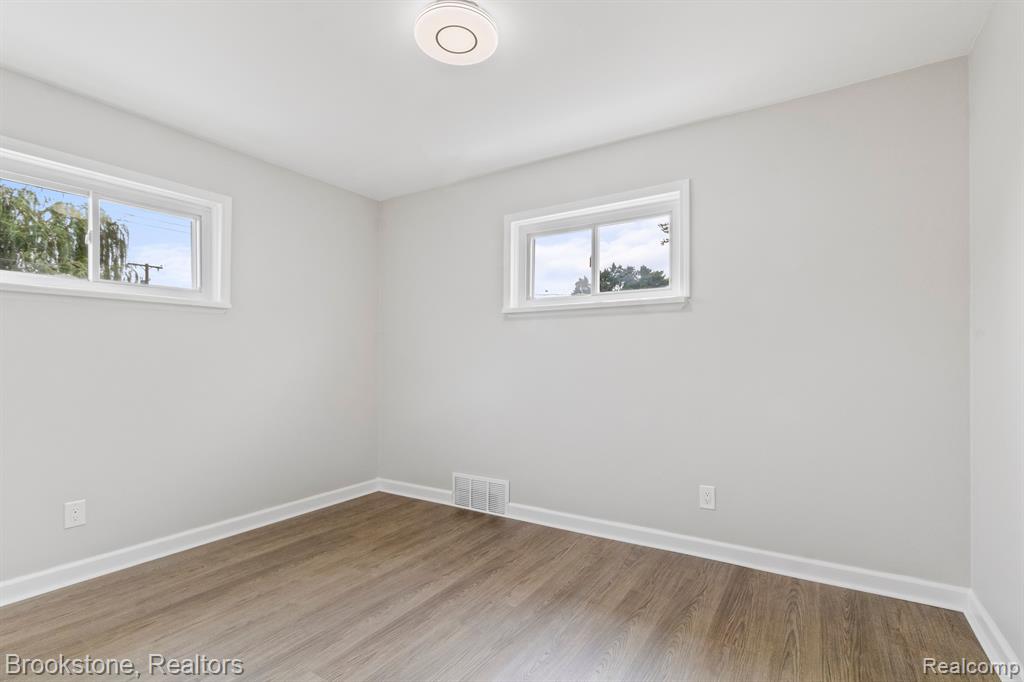 18946 Martin Road Roseville, MI 48066 - Photo 26 of 46 Gallery Image 26