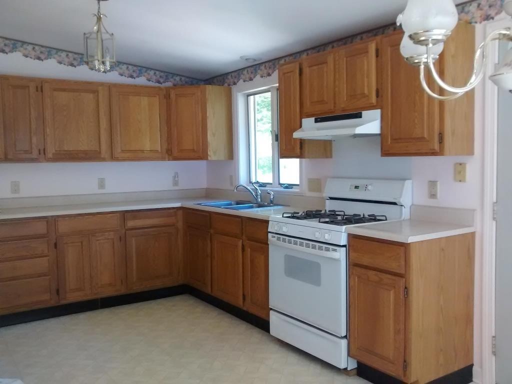 74 Parker Road Bethlehem, NH 03574 - Photo 7 of 19 Gallery Image 7