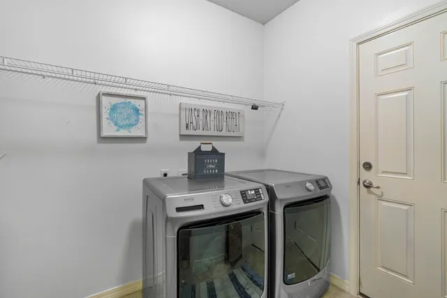 a view of utility room