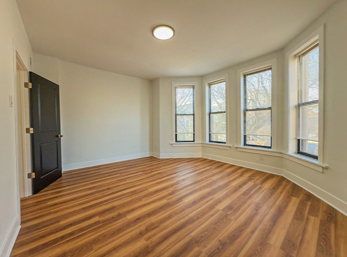 4925 South Champlain Avenue, Unit 2 Chicago, IL 60615 - Photo 4 of 19