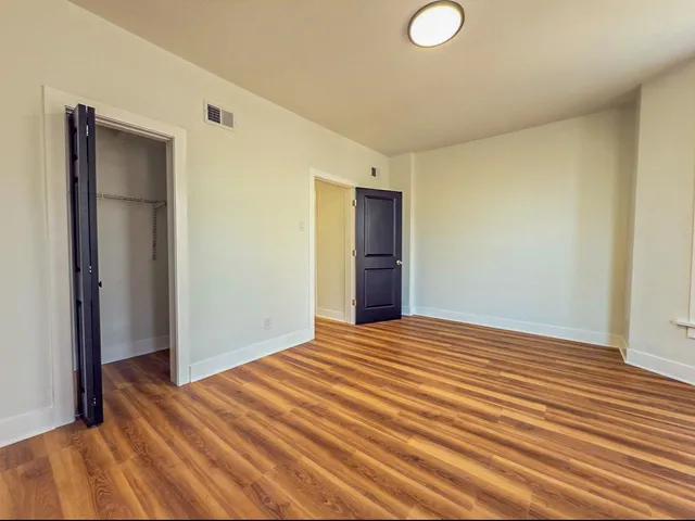 $2,150 | 4925 South Champlain Avenue, Unit 2, Chicago, IL 60615