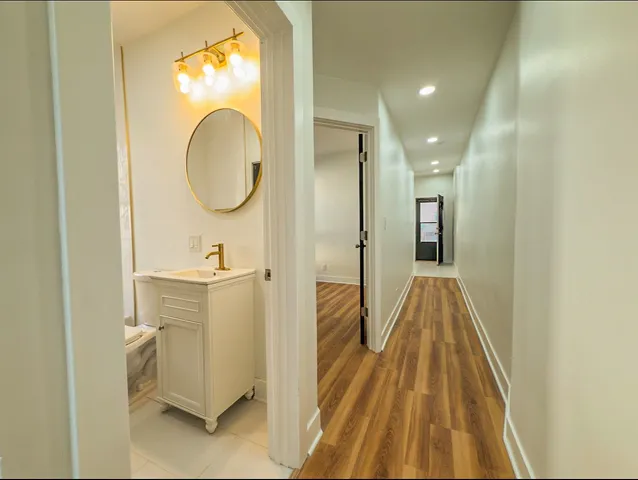 $2,150 | 4925 South Champlain Avenue, Unit 2, Chicago, IL 60615