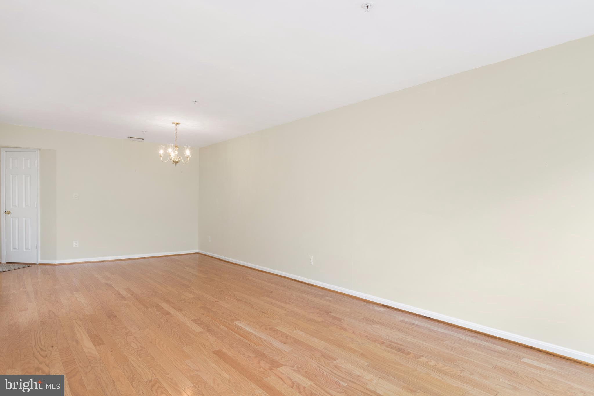 2602 Rigging Drive Annapolis, MD 21401 - Photo 6 of 26 Living Room