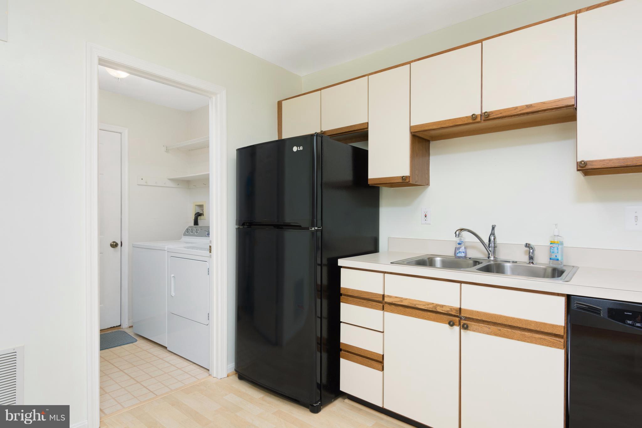 2602 Rigging Drive Annapolis, MD 21401 - Photo 10 of 26 Kitchen