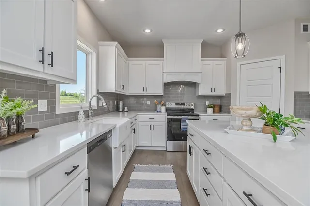 $599,950 | 24207 West 58th Place, Shawnee, KS 66226