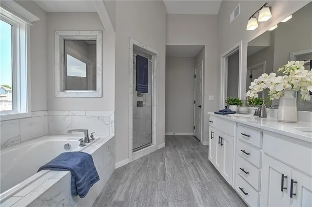 $599,950 | 24207 West 58th Place, Shawnee, KS 66226