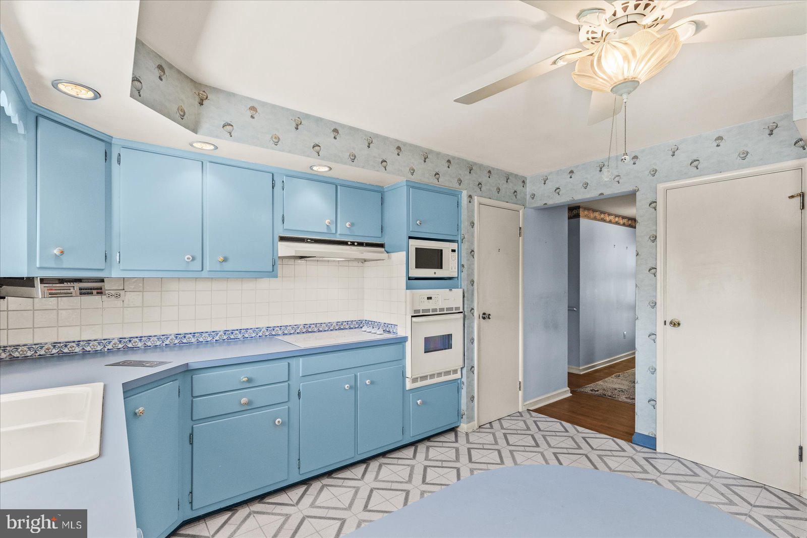 1445 Chapel Drive York, PA 17404 - Photo 13 of 34