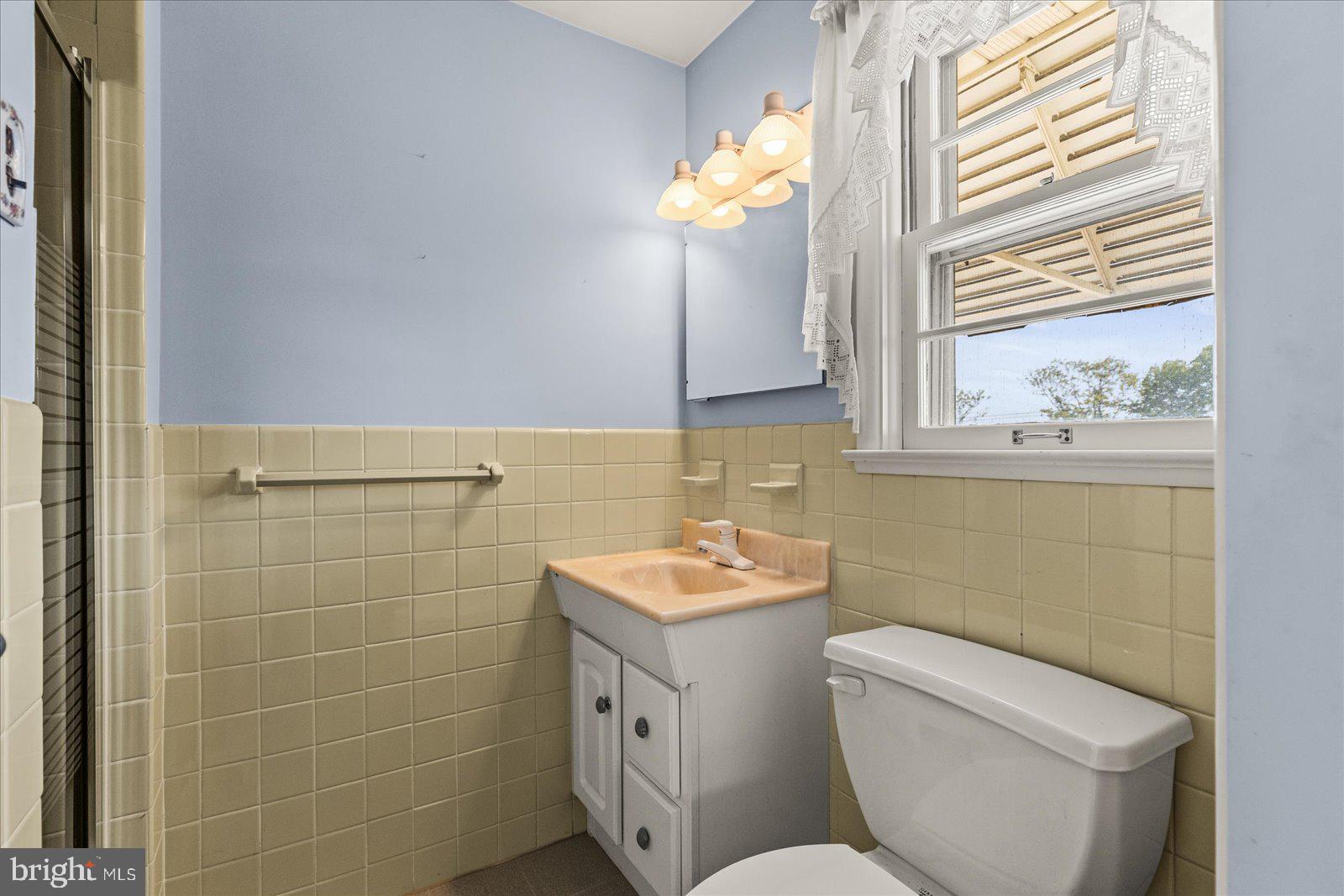 1445 Chapel Drive York, PA 17404 - Photo 16 of 34