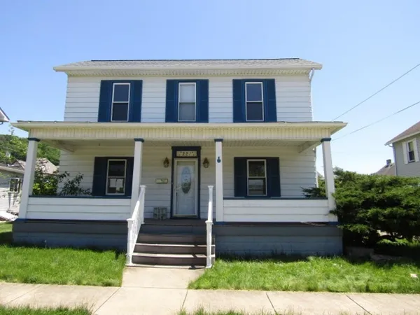 $129,900 | 221 South 4th Street, West Newton, PA 15089