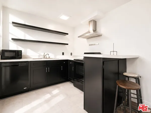 $2,795 | 12014 Kling Street, Unit 4, Valley Village, CA 91607