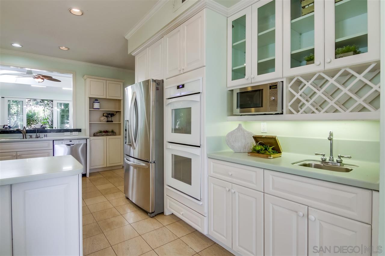 1253 Sunset Cliffs Boulevard San Diego, CA 92107 - Photo 13 of 25