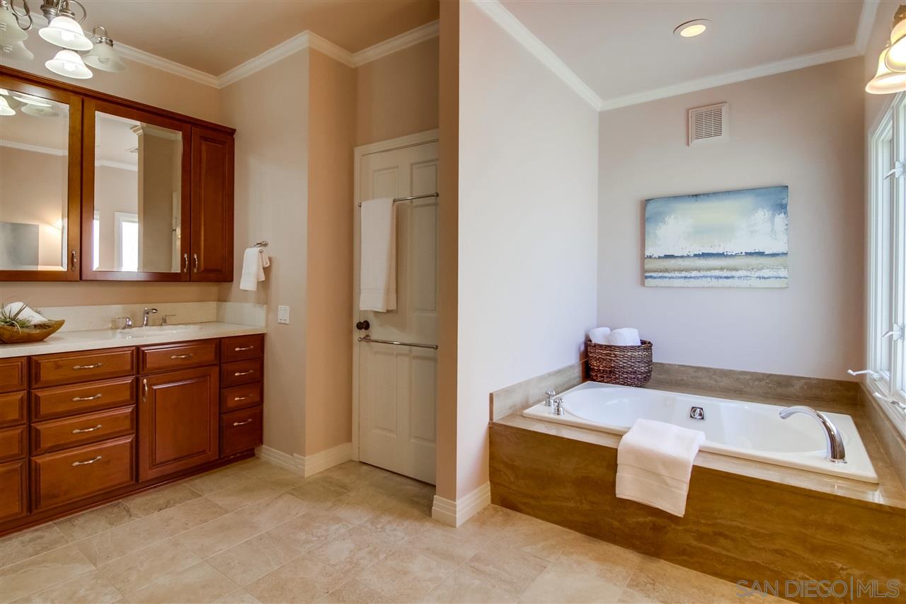 1253 Sunset Cliffs Boulevard San Diego, CA 92107 - Photo 19 of 25