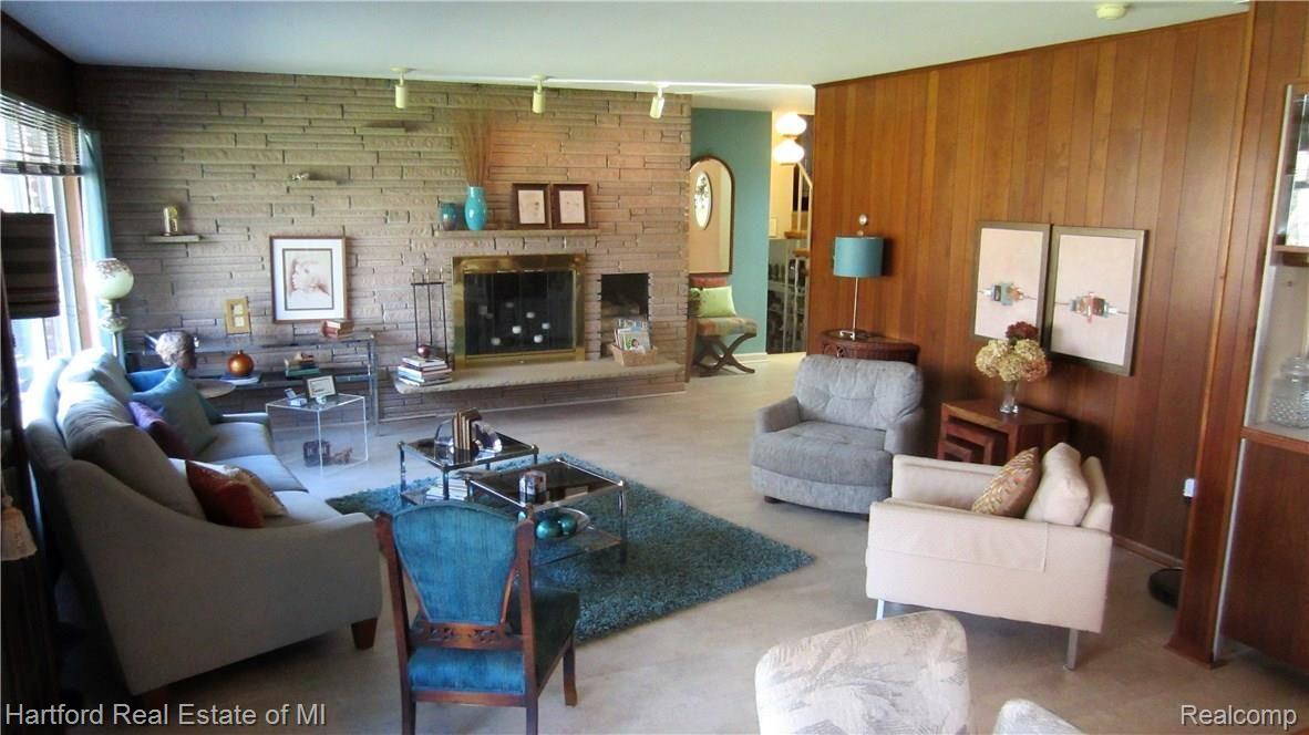 36102 Paddleford Road Farmington, MI 48331 - Photo 2 of 37 IMG_5014.JPG