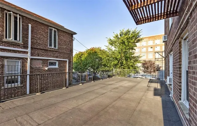 $175,000 | 393 Avenue South, Unit 1G | Kings Club District