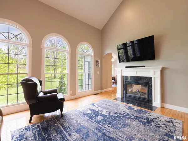 $730,000 | 4928 North Deermeadow Drive, Peoria, IL 61615
