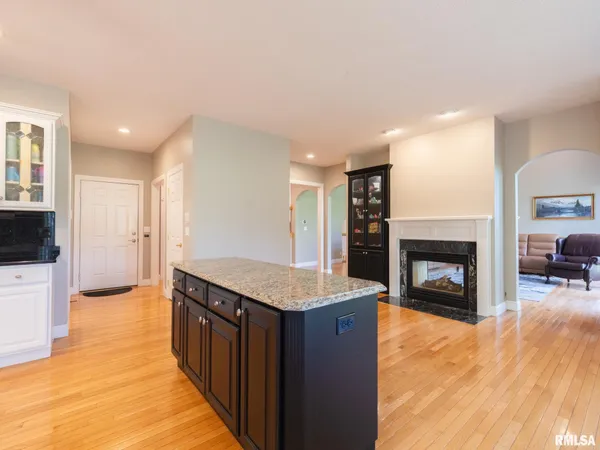 $730,000 | 4928 North Deermeadow Drive, Peoria, IL 61615