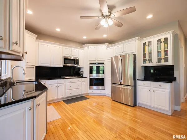 $730,000 | 4928 North Deermeadow Drive, Peoria, IL 61615