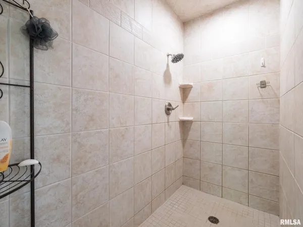 $730,000 | 4928 North Deermeadow Drive, Peoria, IL 61615