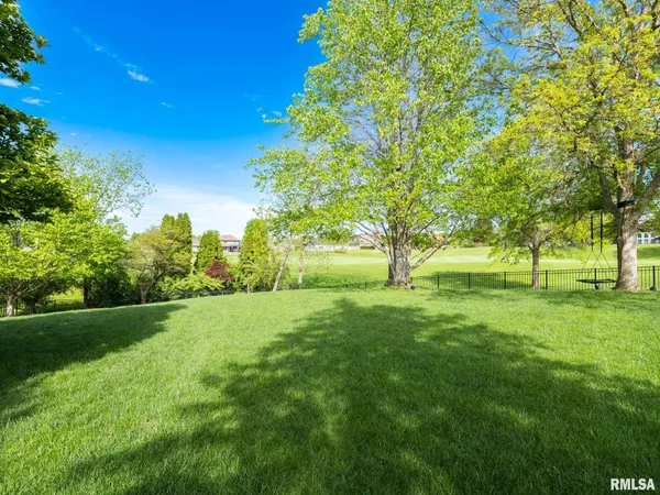 $730,000 | 4928 North Deermeadow Drive, Peoria, IL 61615