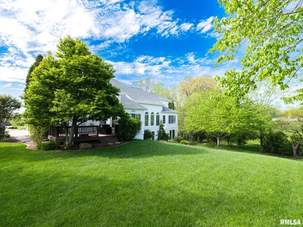 $730,000 | 4928 North Deermeadow Drive, Peoria, IL 61615
