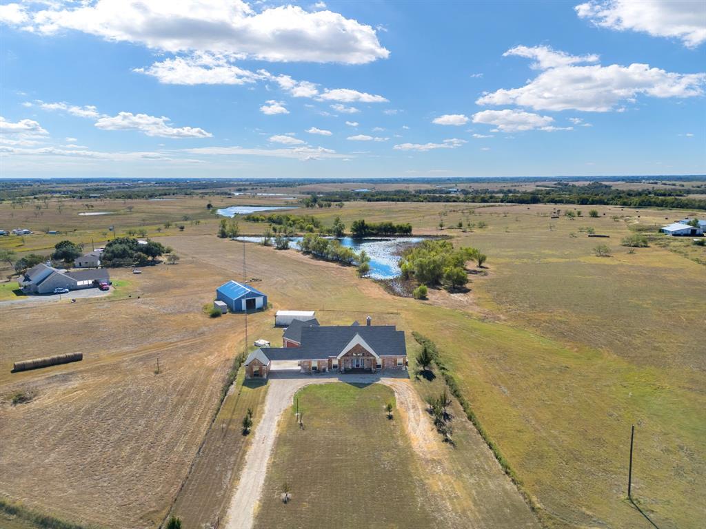1943 Alsdorf Road Ennis, TX 75119 - Photo 4 of 39