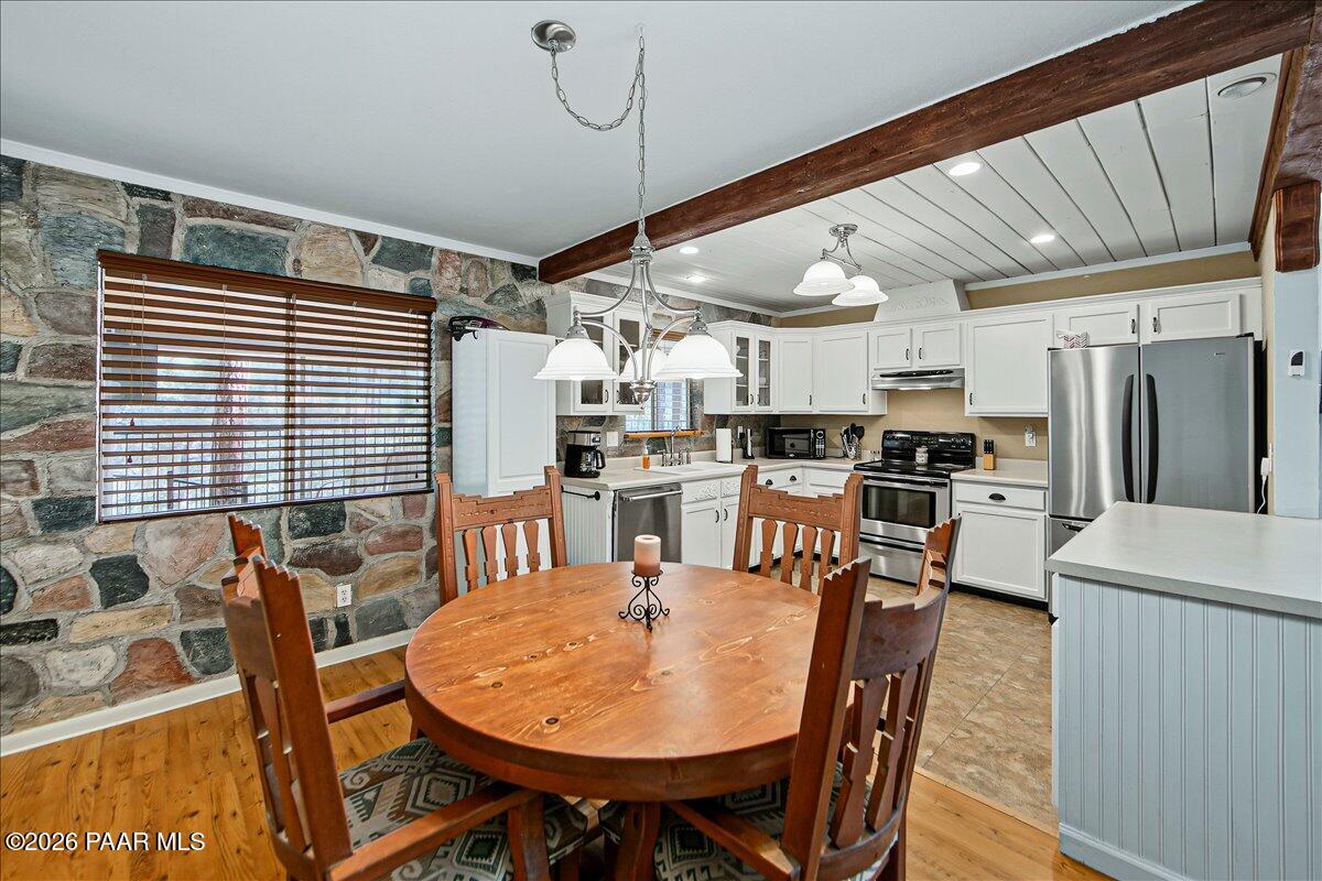 2521 West Copper Basin Road Prescott, AZ 86303 - Photo 6 of 30 06-Dining