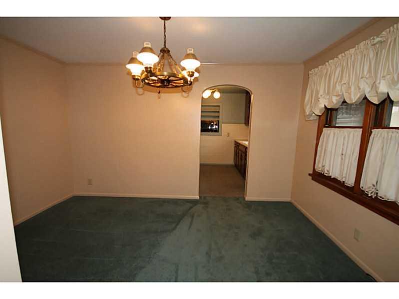 2902 17th Street Columbus, IN 47201 - Photo 4 of 12 Gallery Image 4