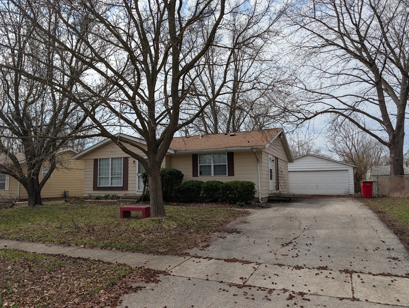 607 Castleton Drive Champaign, IL 61821 - Photo 2 of 23