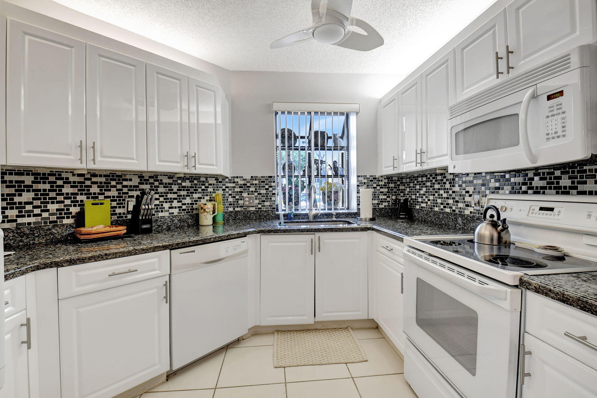 5217 Brisata Circle, Unit E Boynton Beach, FL 33437 - Photo 13 of 56 Kitchen