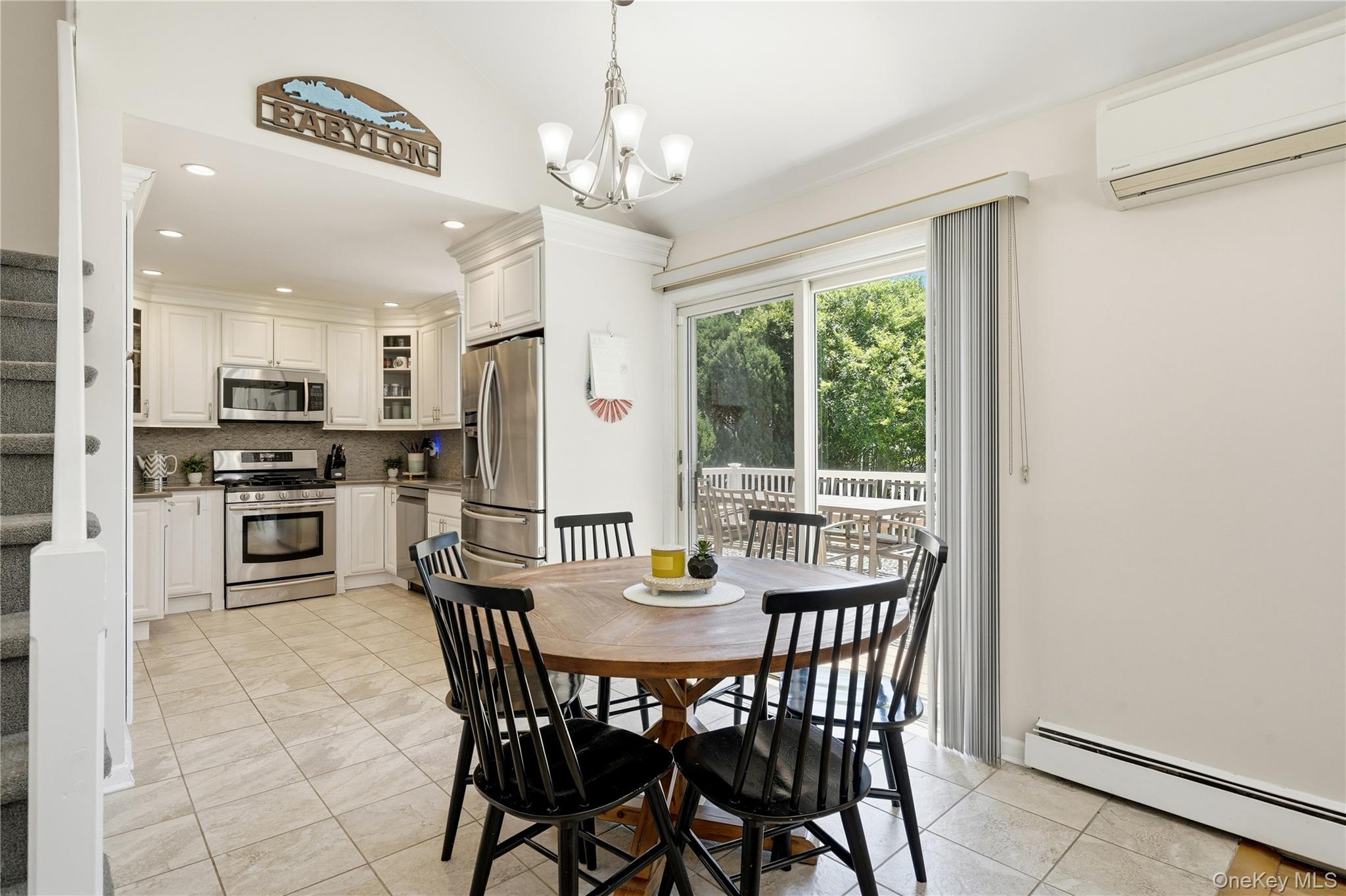 634 Morrison Street Babylon, NY 11702 - Photo 12 of 33