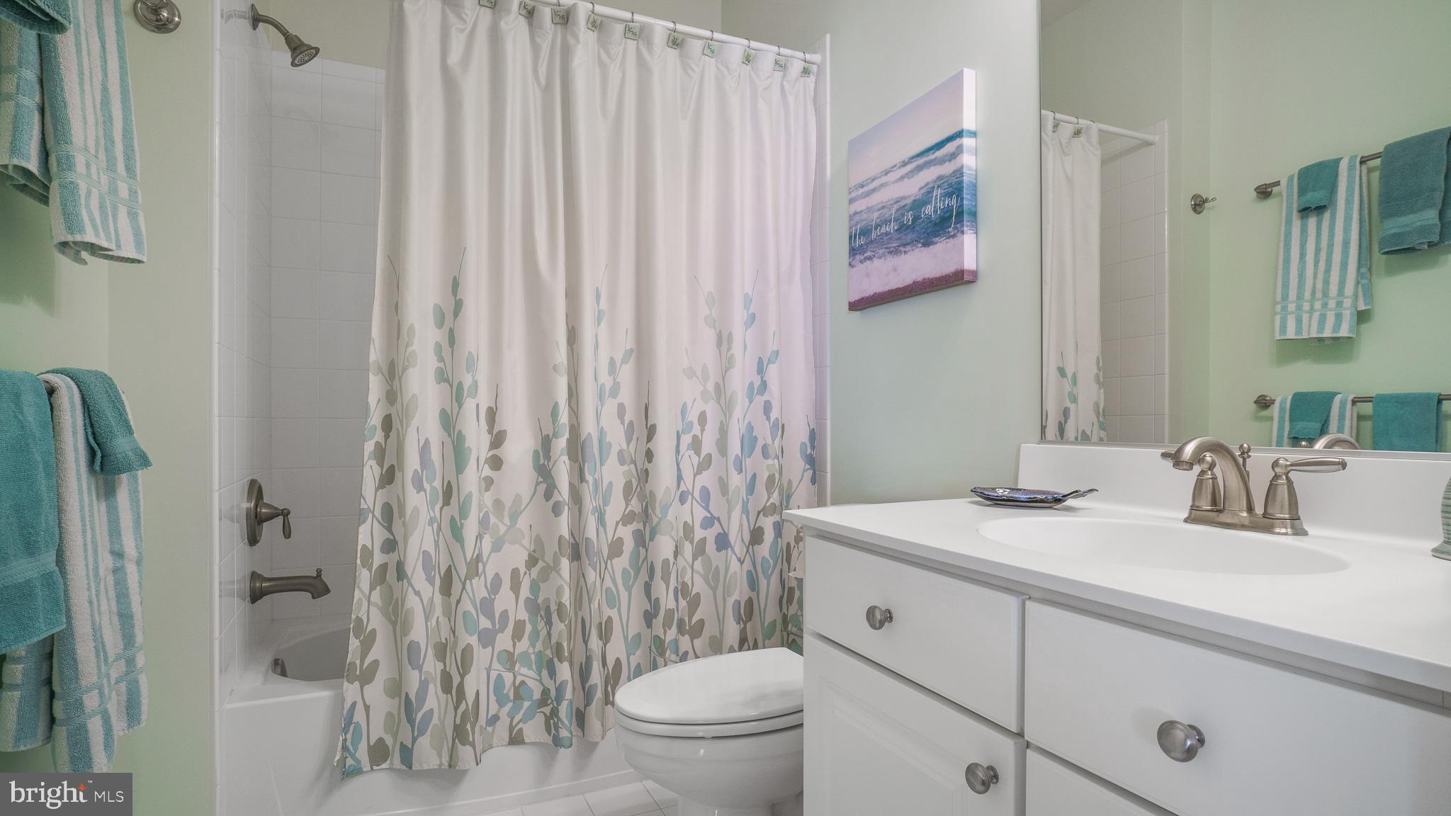 30933 Starling Road, Unit 105A Ocean View, DE 19970 - Photo 26 of 52 Guest bath